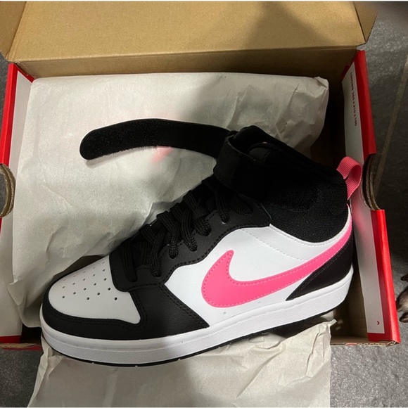 Nike Mid Rise dunks - Picture 2 of 2